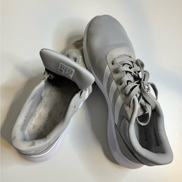 Adidas runners - Picture 1 of 2